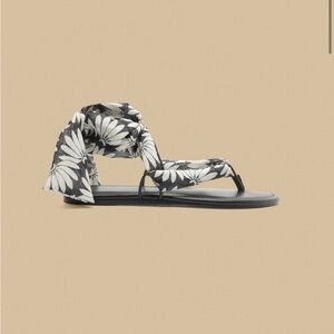 FARM Rio Black and White Floral Sandals